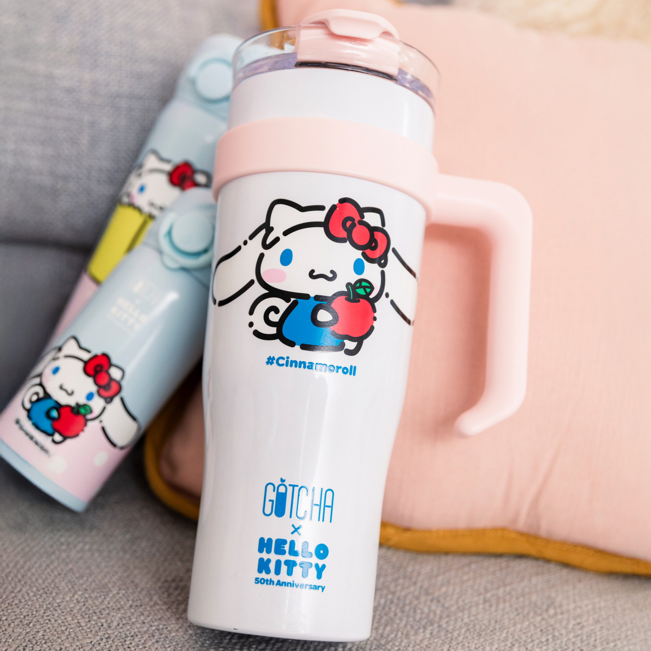 Hello_Kitty_50thAnniv_Stainless_Steel_Tumbler_Cinnamoroll_1.2L_01
